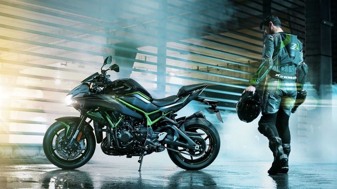 3 sản phẩm dầu nhớt hàng đầu cho xe moto phân khối lớn
